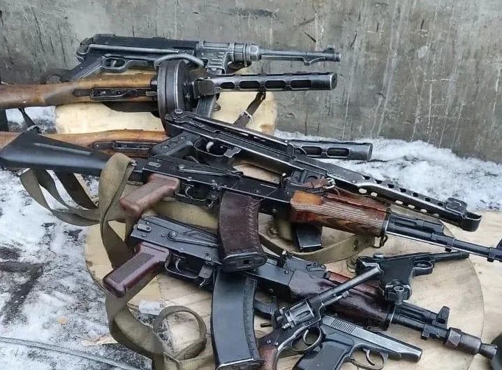 Новосибирца будут судить контрабанду затворов к оружию