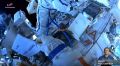 «Мама, я шапку надел». Перед выходом в открытый космос российский космонавт Сергей Кудь-Сверчков показал в прямом эфире листок с надписью: «Мама, я шапку надел»! А потом вместе с Сергеем Микаевым отправился за пределы МКС и...