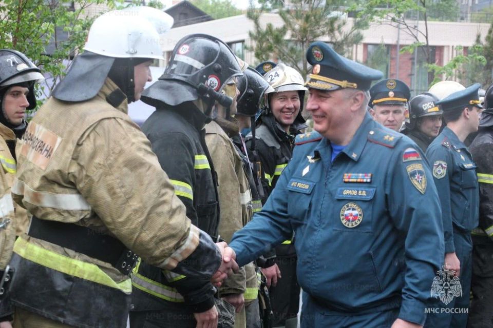 «Вертикальный вызов»: пожарные Новосибирской области покорили 30й этаж «Вертикальный вызов»: пожарные Новосибирской области покорили 30й этаж