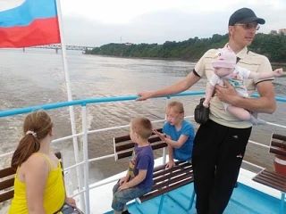 Семья с пятью детьми путешествует по всей России - как им это удается Семья с пятью детьми путешествует по всей России - как им это удается