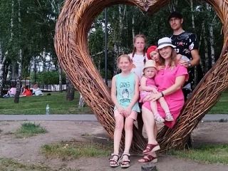 Семья с пятью детьми путешествует по всей России - как им это удается Семья с пятью детьми путешествует по всей России - как им это удается