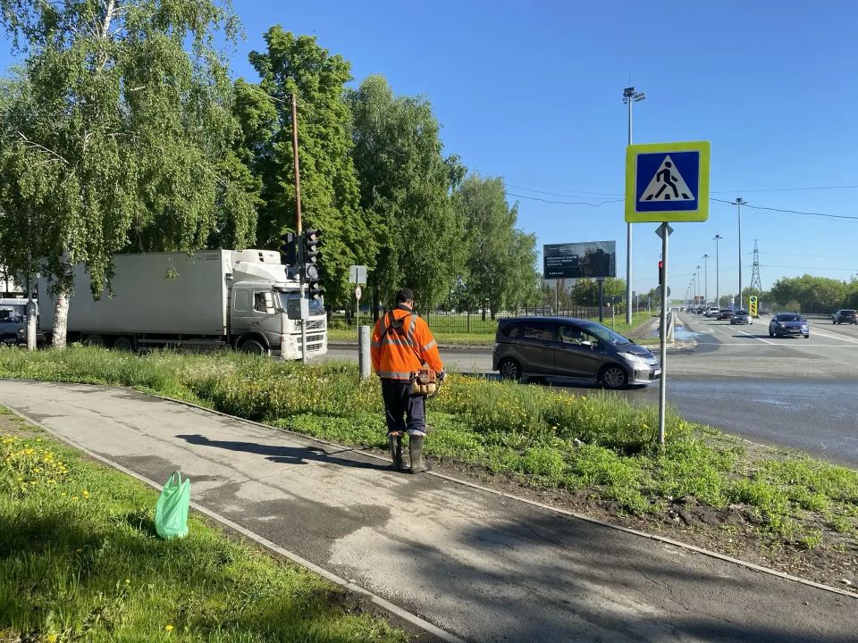 За прошедшие трое суток с магистралей и улиц Новосибирска вывезли 839 кубометров мусора и 1 167 тонн смета и грязи За прошедшие трое суток с магистралей и улиц Новосибирска вывезли 839 кубометров мусора и 1 167 тонн смета и грязи