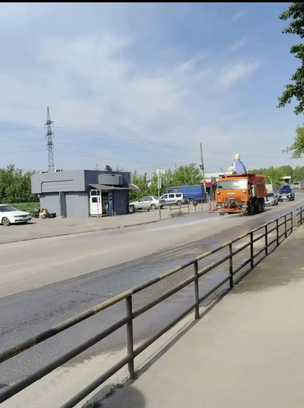За прошедшие трое суток с магистралей и улиц Новосибирска вывезли 839 кубометров мусора и 1 167 тонн смета и грязи За прошедшие трое суток с магистралей и улиц Новосибирска вывезли 839 кубометров мусора и 1 167 тонн смета и грязи