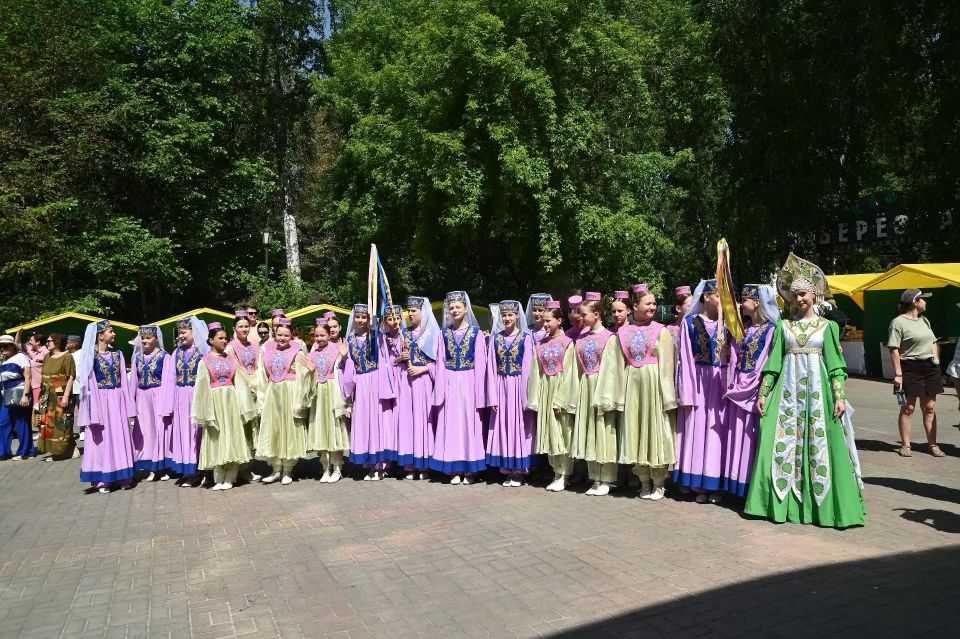 Тысячи новосибирцев приняли участие в Межрегиональном празднике «Сибирский Сабантуй – 2026» Тысячи новосибирцев приняли участие в Межрегиональном празднике «Сибирский Сабантуй – 2026»