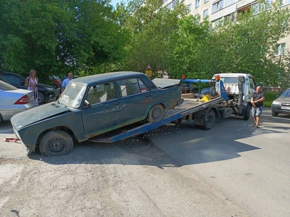 Автохламу не место на парковках Автохламу не место на парковках