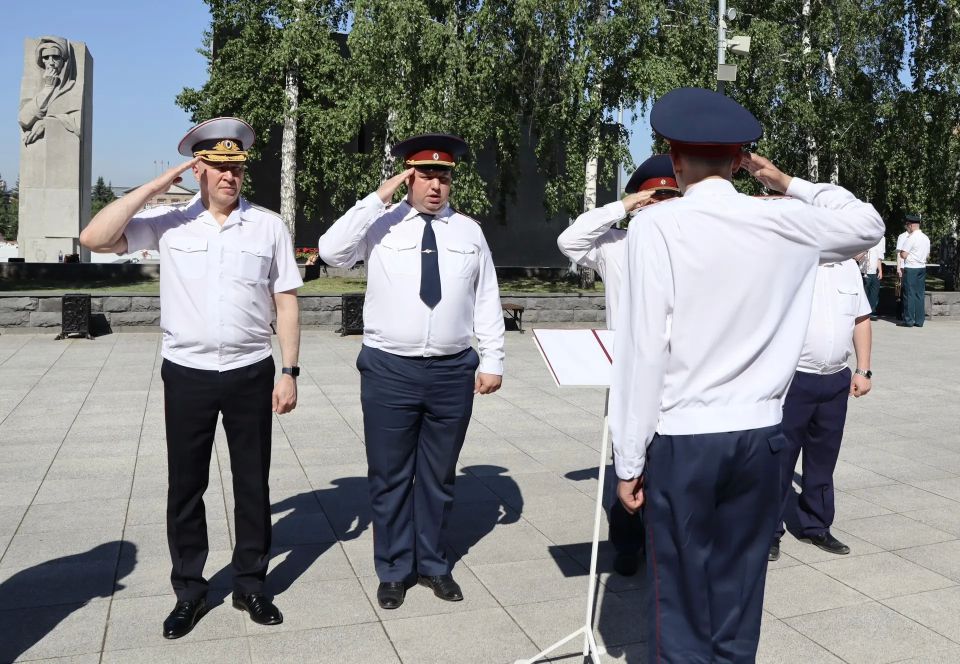 Начальник областного полицейского Главка принял участие в торжественном мероприятии, посвященном Присяге молодых сотрудников уголовно-исполнительной системы Новосибирской области Начальник областного полицейского Главка принял участие в торжественном мероприятии, посвященном Присяге молодых сотрудников уголовно-исполнительной системы Новосибирской области