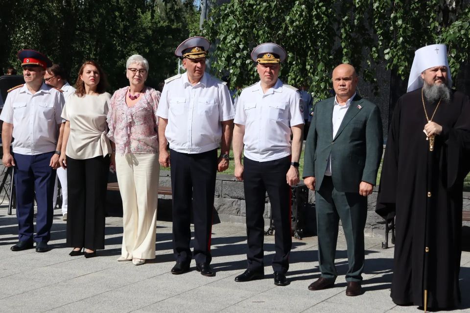 Начальник областного полицейского Главка принял участие в торжественном мероприятии, посвященном Присяге молодых сотрудников уголовно-исполнительной системы Новосибирской области Начальник областного полицейского Главка принял участие в торжественном мероприятии, посвященном Присяге молодых сотрудников уголовно-исполнительной системы Новосибирской области