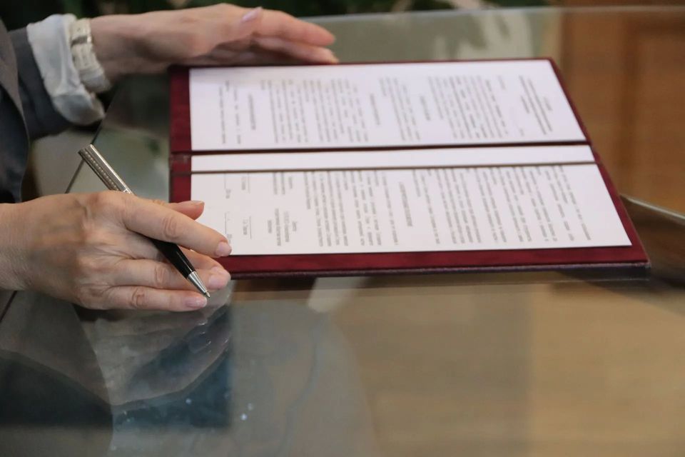 Новосибирский облизбирком и Новосибирская государственная областная научная библиотека подписали соглашение о взаимодействии Новосибирский облизбирком и Новосибирская государственная областная научная библиотека подписали соглашение о взаимодействии