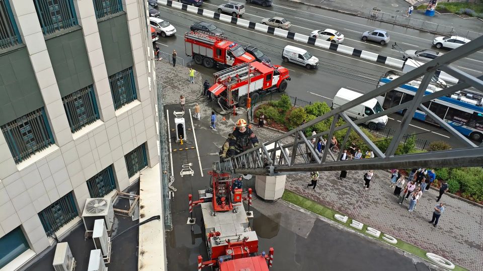 Пожарнотактические учения прошли в административном здании банка Новосибирска Пожарнотактические учения прошли в административном здании банка Новосибирска