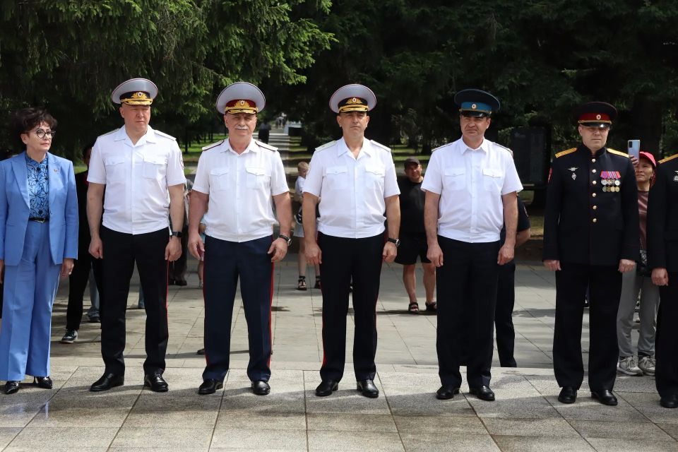 Начальник областного полицейского Главка принял участие в торжественном мероприятии, посвященном Присяге студентов Сибирского университета потребительской кооперации Начальник областного полицейского Главка принял участие в торжественном мероприятии, посвященном Присяге студентов Сибирского университета потребительской кооперации