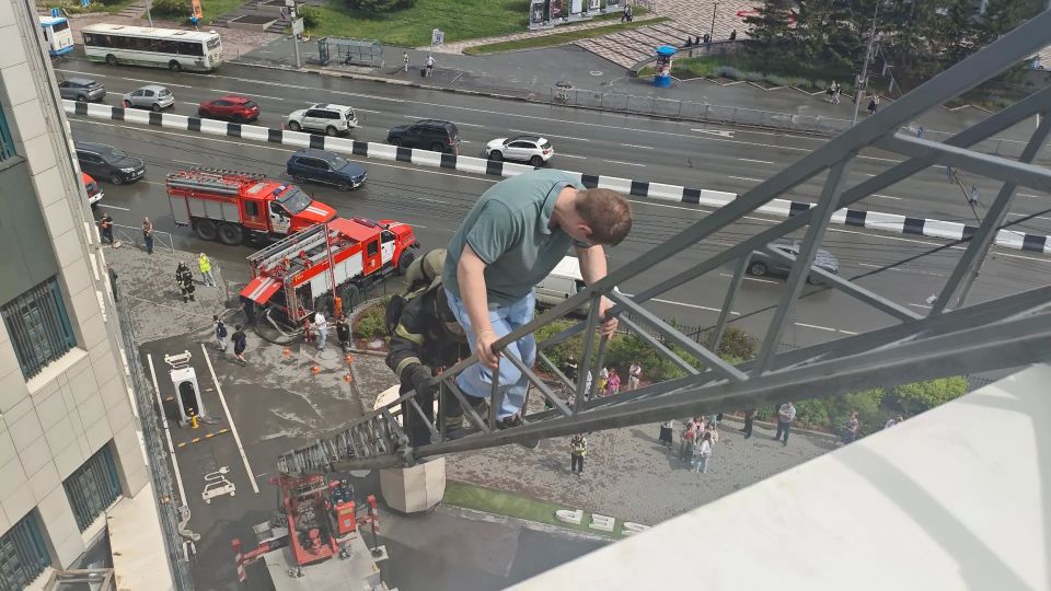 Пожарнотактические учения прошли в административном здании банка Новосибирска Пожарнотактические учения прошли в административном здании банка Новосибирска