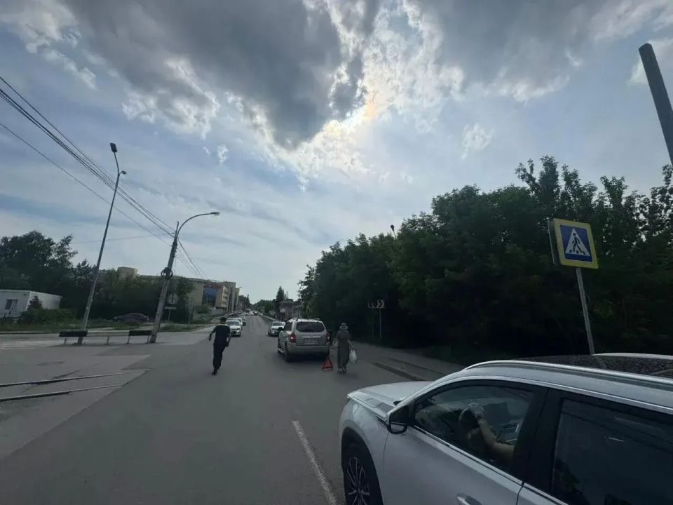Пенсионер сбил девушку в Новосибирске Пенсионер сбил девушку в Новосибирске