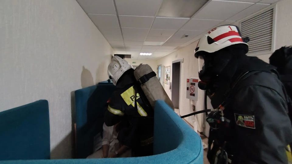 Пожарнотактические учения прошли в административном здании банка Новосибирска Пожарнотактические учения прошли в административном здании банка Новосибирска