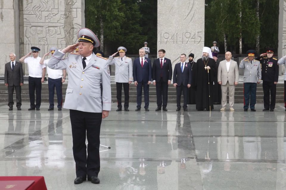 Максим Кудрявцев: Сегодня на Монументе Славы 158 сотрудников внутренних дел получили свои новые звания и первые офицерские погоны Максим Кудрявцев: Сегодня на Монументе Славы 158 сотрудников внутренних дел получили свои новые звания и первые офицерские погоны
