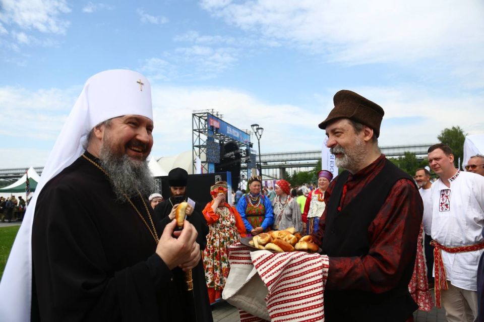 С Днем России! Новосибирск масштабно отмечает главный праздник страны С Днем России! Новосибирск масштабно отмечает главный праздник страны