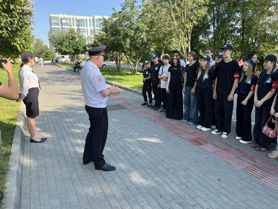 60 дружинников обеспечили порядок в День России