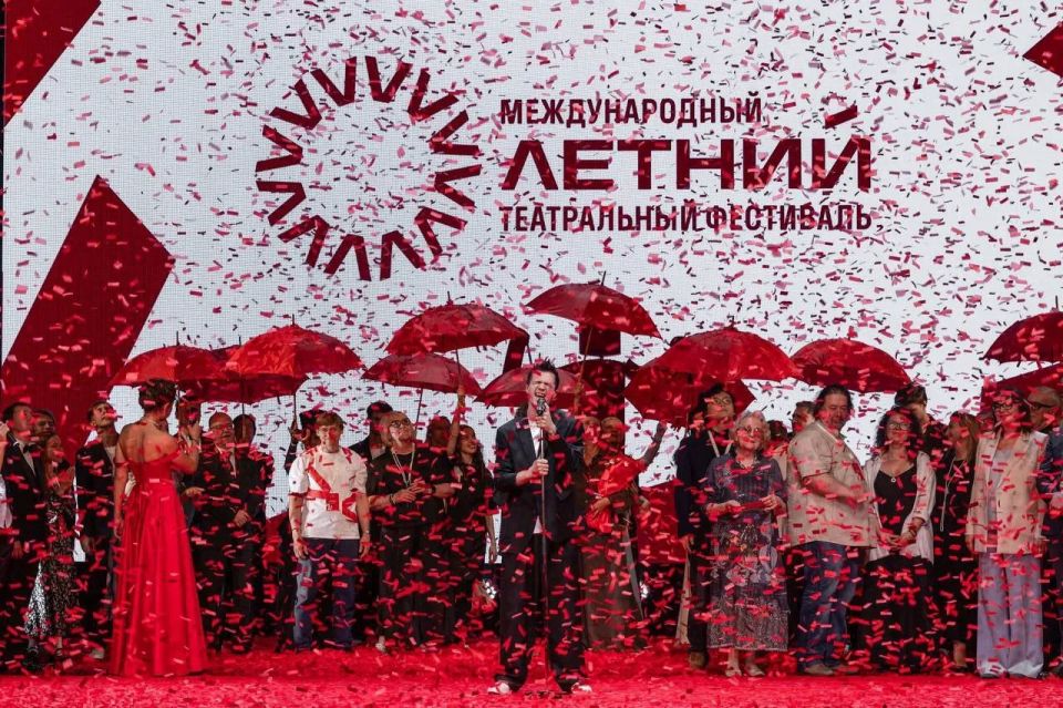 Масштабный смотр-конкурс вновь соберет на сибирской земле лучшие творческие коллективы страны