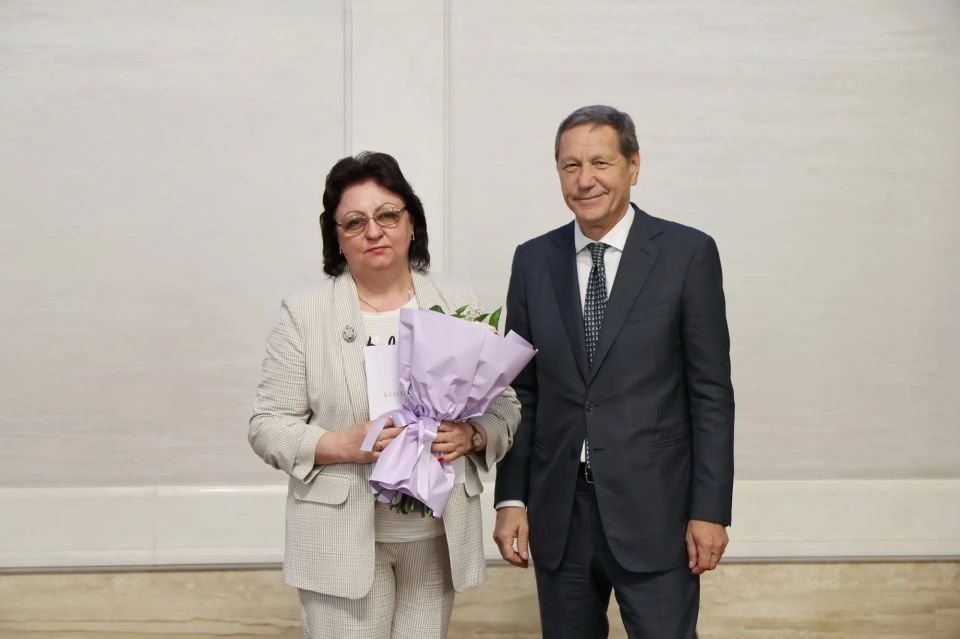 Ко Дню медика новосибирским врачам вручили награды Ко Дню медика новосибирским врачам вручили награды