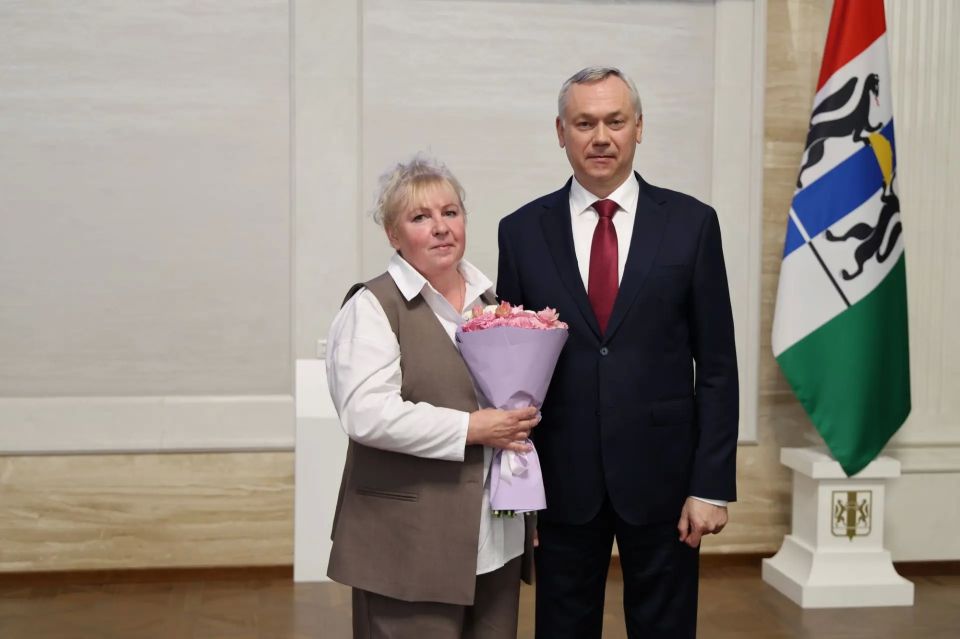 Ко Дню медика новосибирским врачам вручили награды Ко Дню медика новосибирским врачам вручили награды