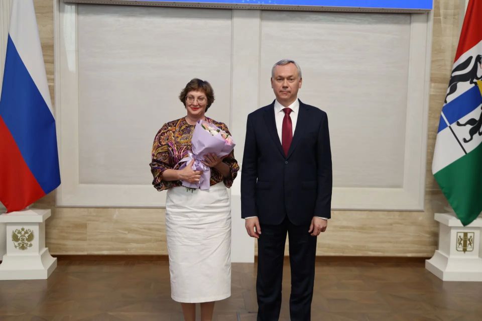 Ко Дню медика новосибирским врачам вручили награды Ко Дню медика новосибирским врачам вручили награды