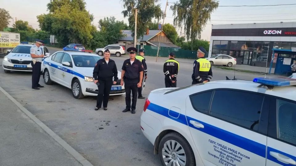 В Калининском районе Новосибирска сотрудники полиции провели профилактические мероприятия с подростками В Калининском районе Новосибирска сотрудники полиции провели профилактические мероприятия с подростками