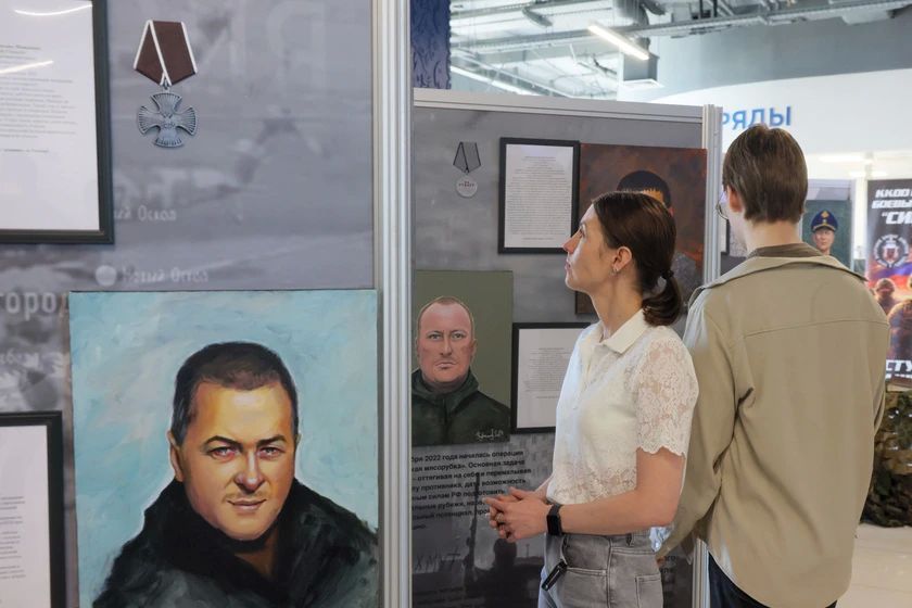20 июня в главном здании Новосибирского государственного краеведческого музея открывается передвижная выставка «Они сражались за Родину», посвященная памяти военнослужащих, погибших в зоне специальной военной операции 20 июня в главном здании Новосибирского государственного краеведческого музея открывается передвижная выставка «Они сражались за Родину», посвященная памяти военнослужащих, погибших в зоне специальной военной операции