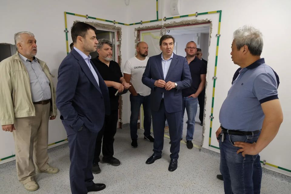 Строительство новой поликлиники для 60 тысяч жителей Кировского района Новосибирска вышло на финишную прямую Строительство новой поликлиники для 60 тысяч жителей Кировского района Новосибирска вышло на финишную прямую