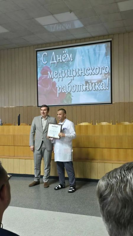 Новосибирские медики принимают поздравления накануне профессионального праздника Новосибирские медики принимают поздравления накануне профессионального праздника
