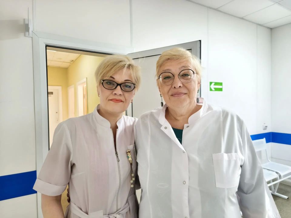 Врач физической и реабилитационной медицины Новосибирского областного клинического госпиталя ветеранов войн № 3 Елена Латышева сменила несколько специальностей, и даже получила новый диплом в 64 года! Врач физической и реабилитационной медицины Новосибирского областного клинического госпиталя ветеранов войн № 3 Елена Латышева сменила несколько специальностей, и даже получила новый диплом в 64 года!