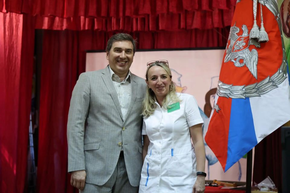 Новосибирские медики принимают поздравления накануне профессионального праздника
