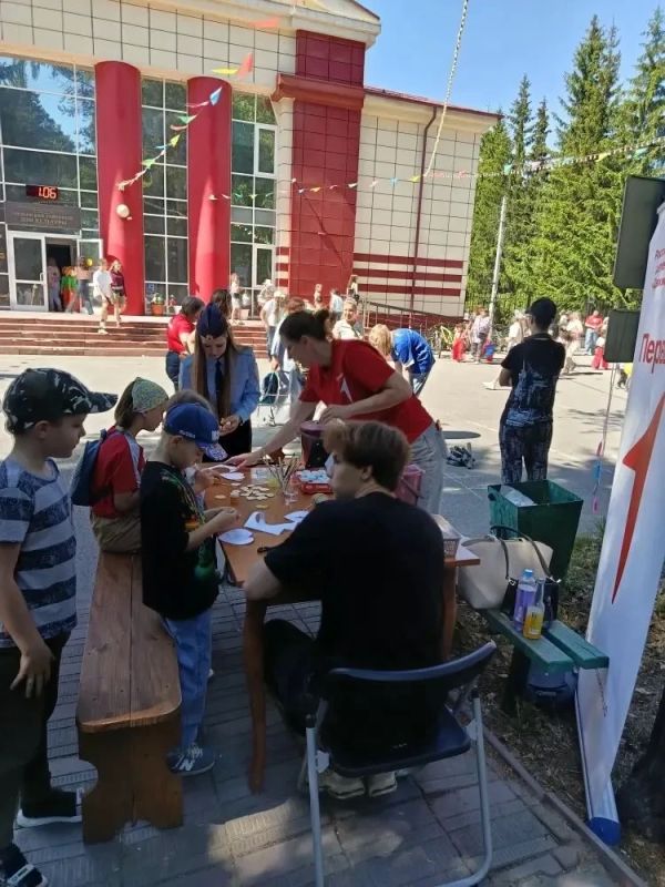 В Новосибирской области полицейские провели профилактические мероприятия для детей В Новосибирской области полицейские провели профилактические мероприятия для детей