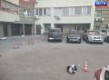 Малыш под колёсами. В Новосибирске вечером 20 июня во дворе на Орджоникидзе, 30 случилось ЧП. 30-летняя женщина за рулем Nissan Juke сбила малыша