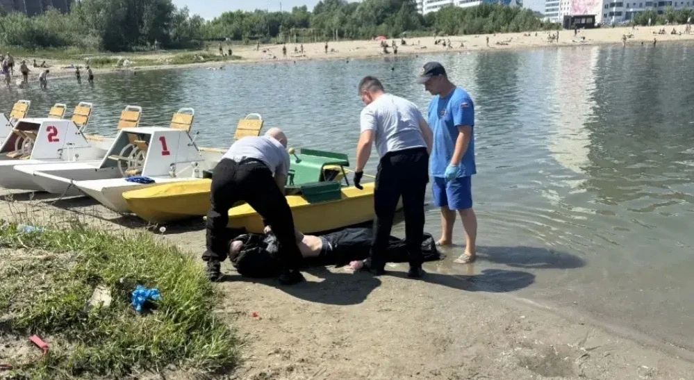 Водолазы подняли тело 31-летнего мужчины со дна карьера в Новосибирске