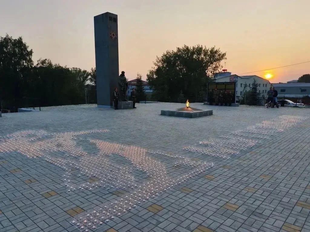 В Новосибирской области сотрудники полиции приняли участие в акции «Свеча памяти» В Новосибирской области сотрудники полиции приняли участие в акции «Свеча памяти»
