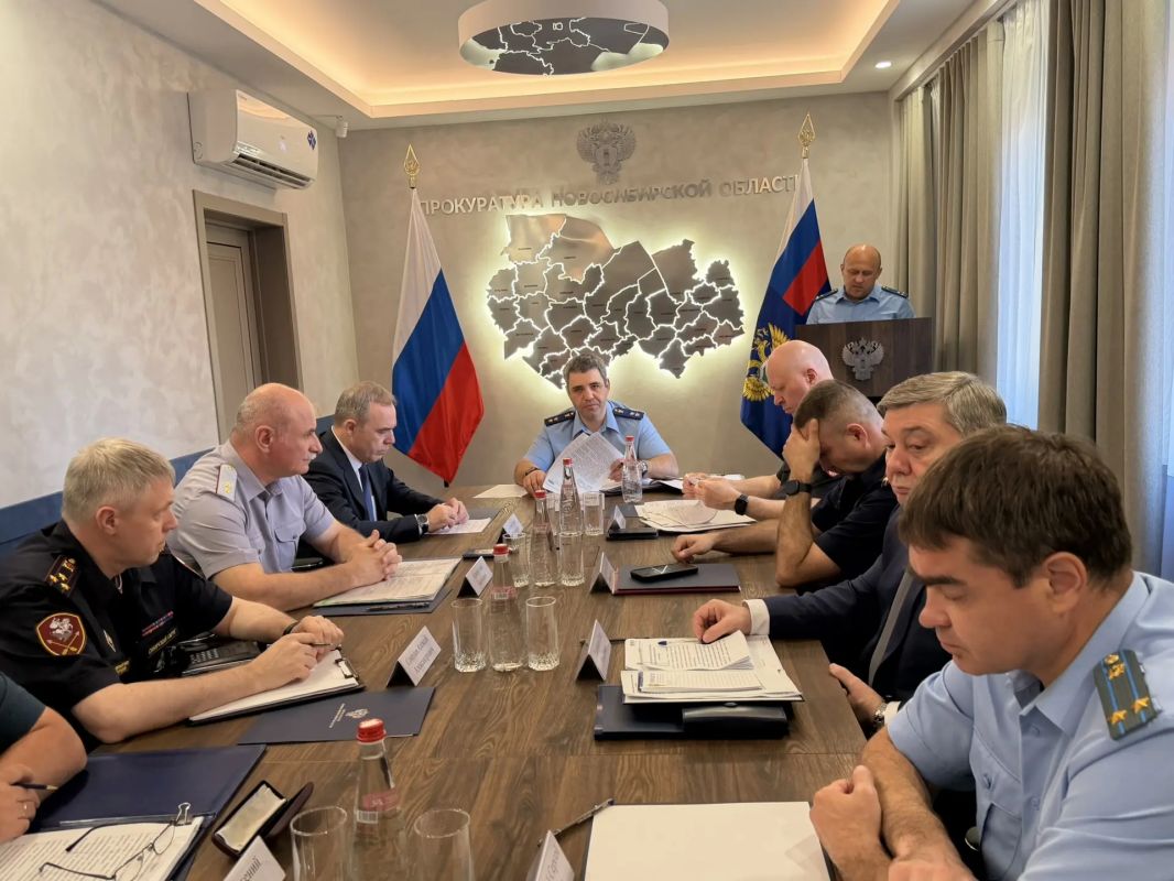 В прокуратуре Новосибирской области под председательством прокурора области Александра Бучмана состоялось координационное совещание руководителей правоохранительных органов В прокуратуре Новосибирской области под председательством прокурора области Александра Бучмана состоялось координационное совещание руководителей правоохранительных органов