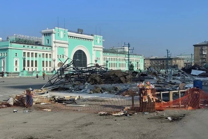 В Новосибирске гопник с «розочкой» порезал прохожего на остановке
