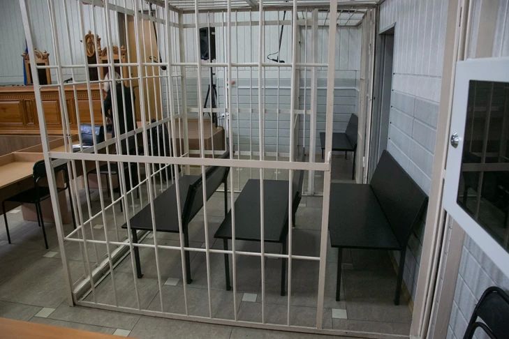 Трех подростков отдали под суд за поджог сотовой станции под Новосибирском