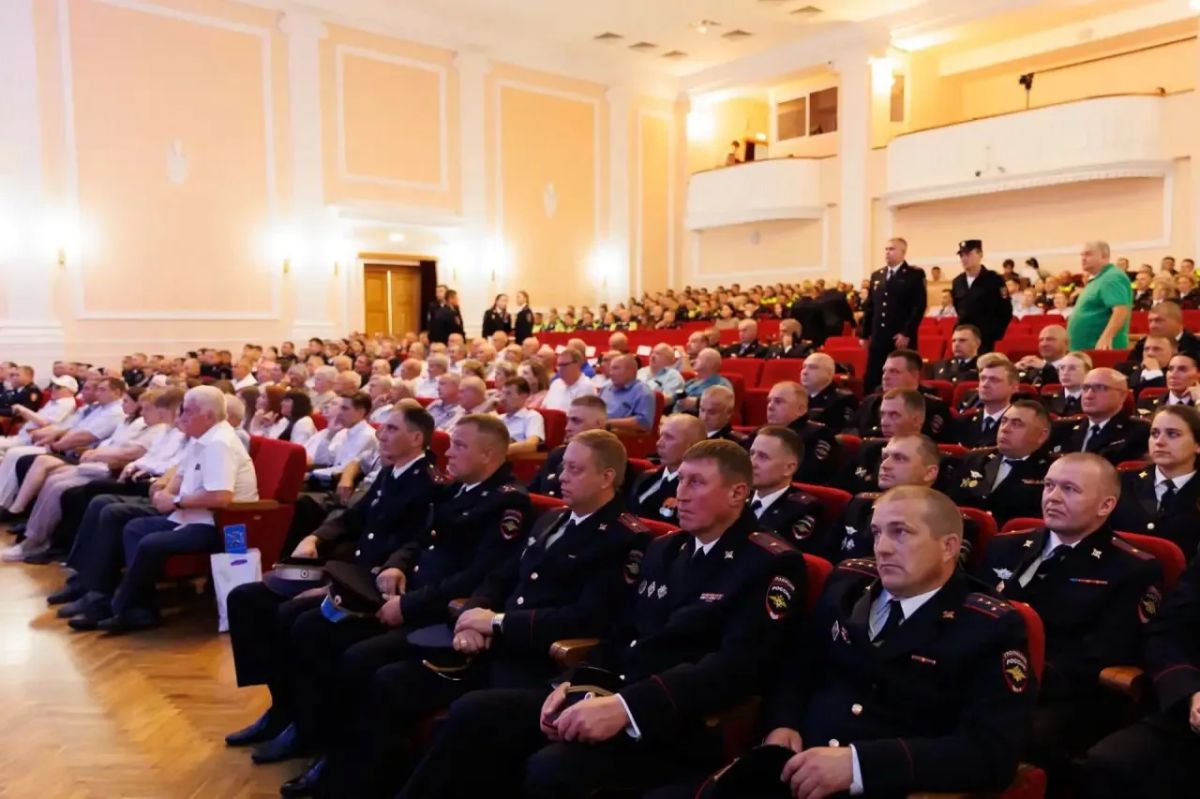 В Новосибирске прошло торжественное мероприятие, посвященное 90-летию Госавтоинспекции МВД России В Новосибирске прошло торжественное мероприятие, посвященное 90-летию Госавтоинспекции МВД России