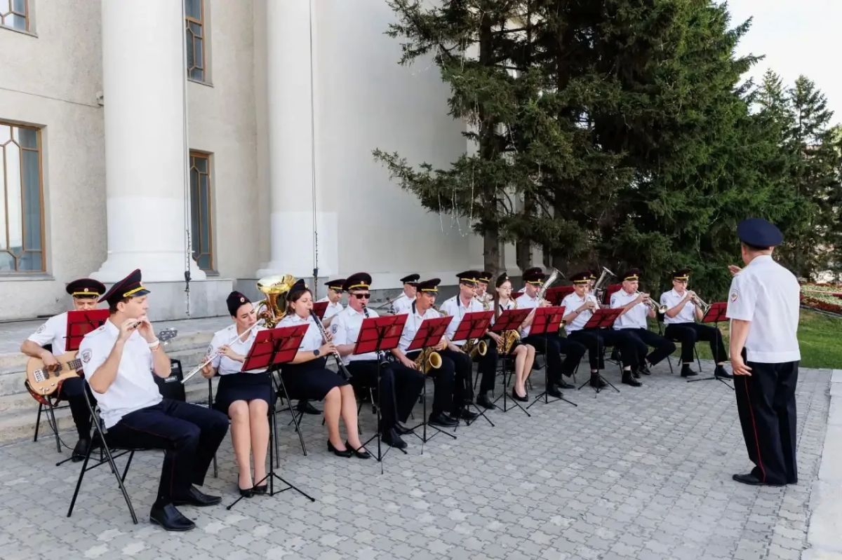 В Новосибирске прошло торжественное мероприятие, посвященное 90-летию Госавтоинспекции МВД России В Новосибирске прошло торжественное мероприятие, посвященное 90-летию Госавтоинспекции МВД России