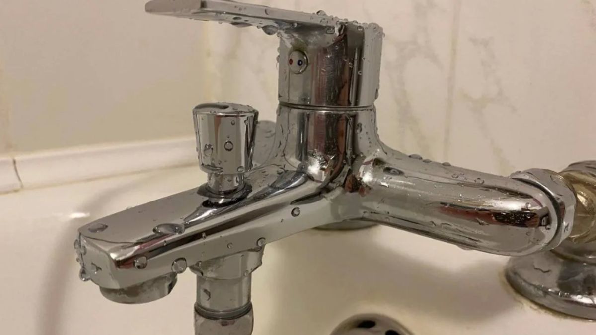 Горячую воду отключат в Кировском и Ленинском районах