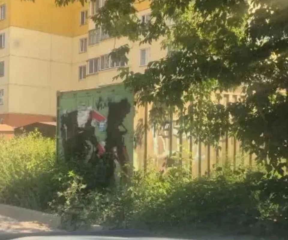Ангар, контейнер и киоск демонтировали и вывезли с территории города на этой неделе Ангар, контейнер и киоск демонтировали и вывезли с территории города на этой неделе