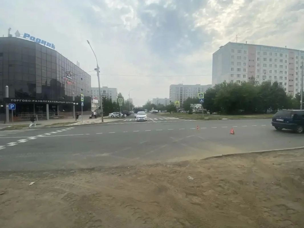 В Новосибирске парень и девочка на мопеде пострадали в ДТП