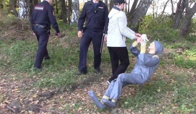 «Возил 5-летнюю девочку рядом с телом ее матери»: почему бойцу ММА, убившему женщину и ребенка, отказались дать пожизненный срок «Возил 5-летнюю девочку рядом с телом ее матери»: почему бойцу ММА, убившему женщину и ребенка, отказались дать пожизненный срок