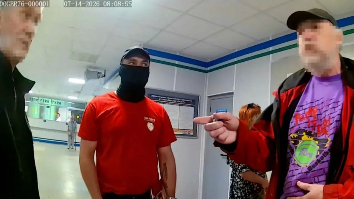 Пациент лапал врача на приемах в поликлинике Новосибирска и оправдывался нехваткой женской ласки