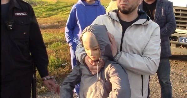«Возил 5-летнюю девочку рядом с телом ее матери»: почему бойцу ММА, убившему женщину и ребенка, отказались дать пожизненный срок «Возил 5-летнюю девочку рядом с телом ее матери»: почему бойцу ММА, убившему женщину и ребенка, отказались дать пожизненный срок
