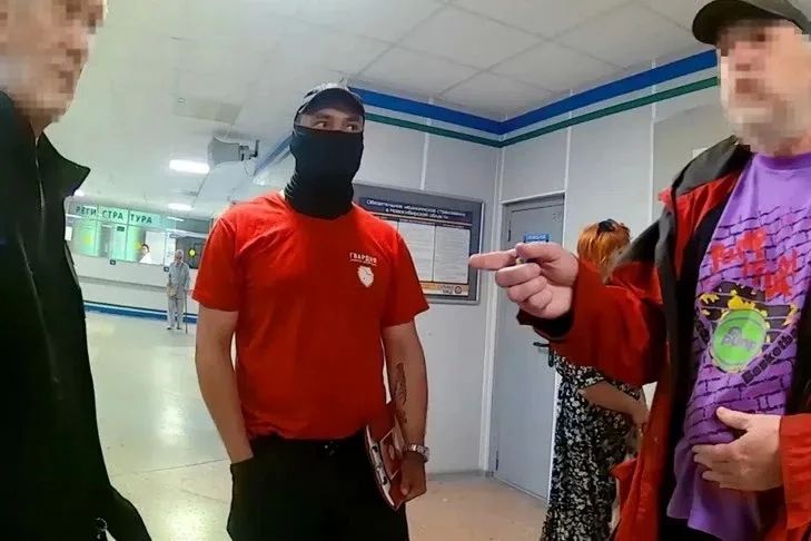 Мужчина домогался врача. 56-летний новосибирец превратил визиты в поликлинику в ежедневные домогательства по отношению к 22-летнему врачу
