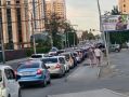 Штрафы за стоянку в очередях за бензином отменят