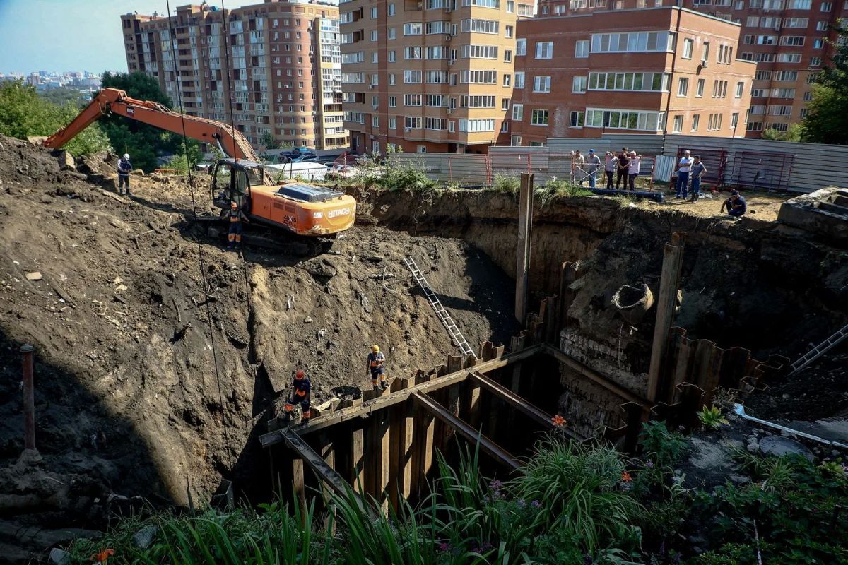 В минЖКХ исключили угрозу для дома, стоящего рядом с провалом в Горском В минЖКХ исключили угрозу для дома, стоящего рядом с провалом в Горском