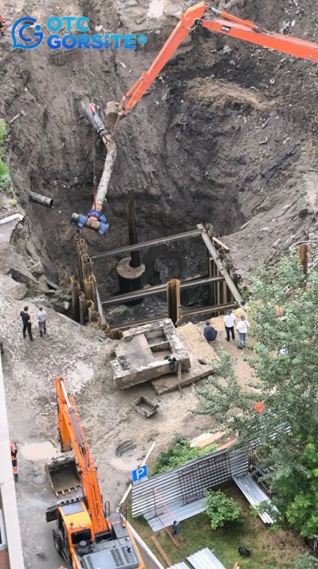 На Горской укрепляют коллектор На Горской укрепляют коллектор
