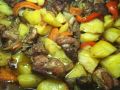 Пикантная запеченная картошка с мясом: простой рецепт для уютного вечера